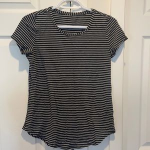 Lululemon charcoal striped t-shirt